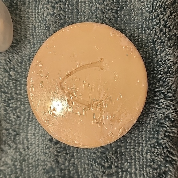 Aulani Bath & Body Products. Shampoo, Conditioner, Soap, Lotion. - Picture 7 of 11